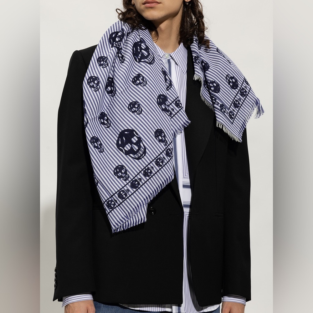 Alexander McQueen BIG skull on stripes navy/ivory scarf NWT
